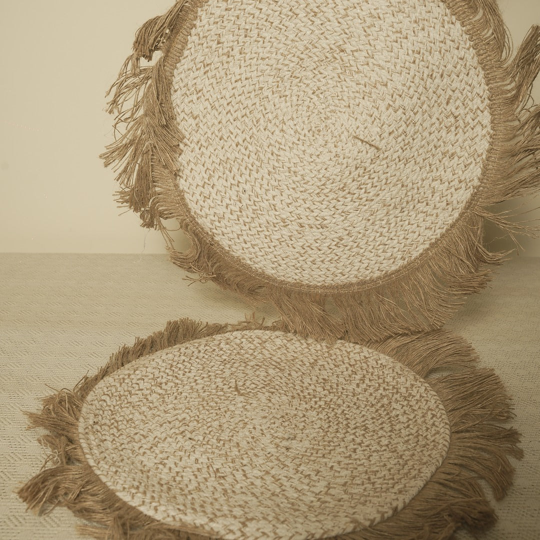 Doriaah Handwoven Jute Round Placemat with Fringe – Natural
