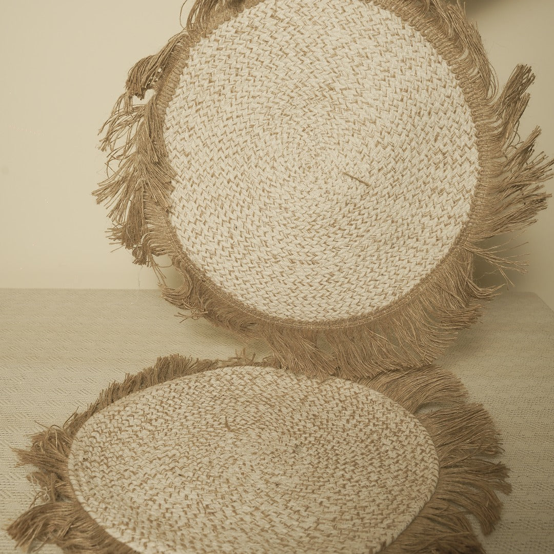 Doriaah Handwoven Jute Round Placemat with Fringe – Natural