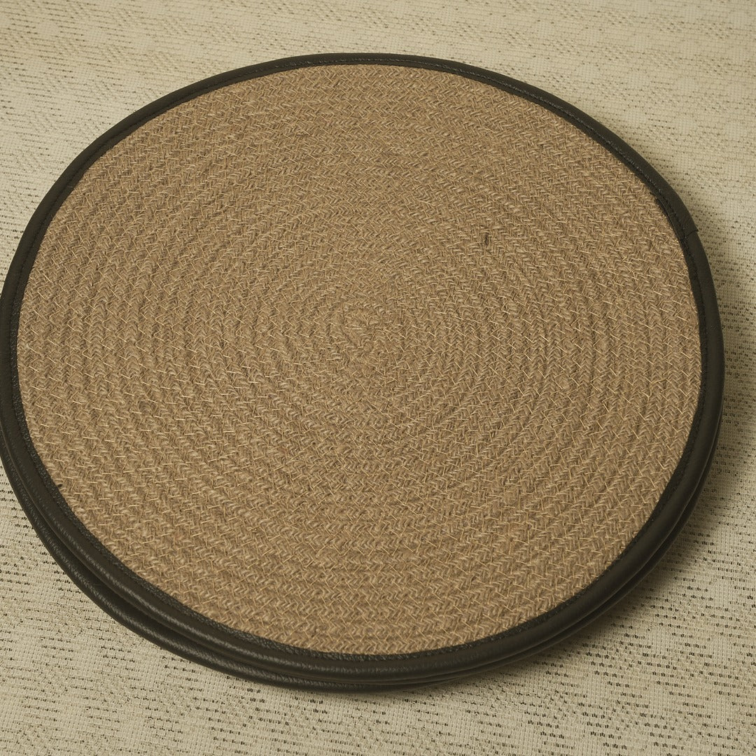 Doriaah Handcrafted Round Jute Placemat with Black Border