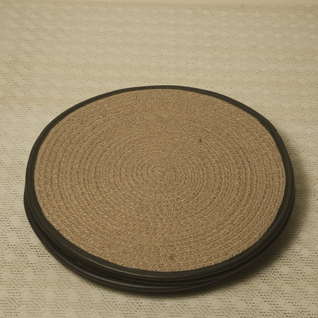 Doriaah Handcrafted Round Jute Placemat with Black Border