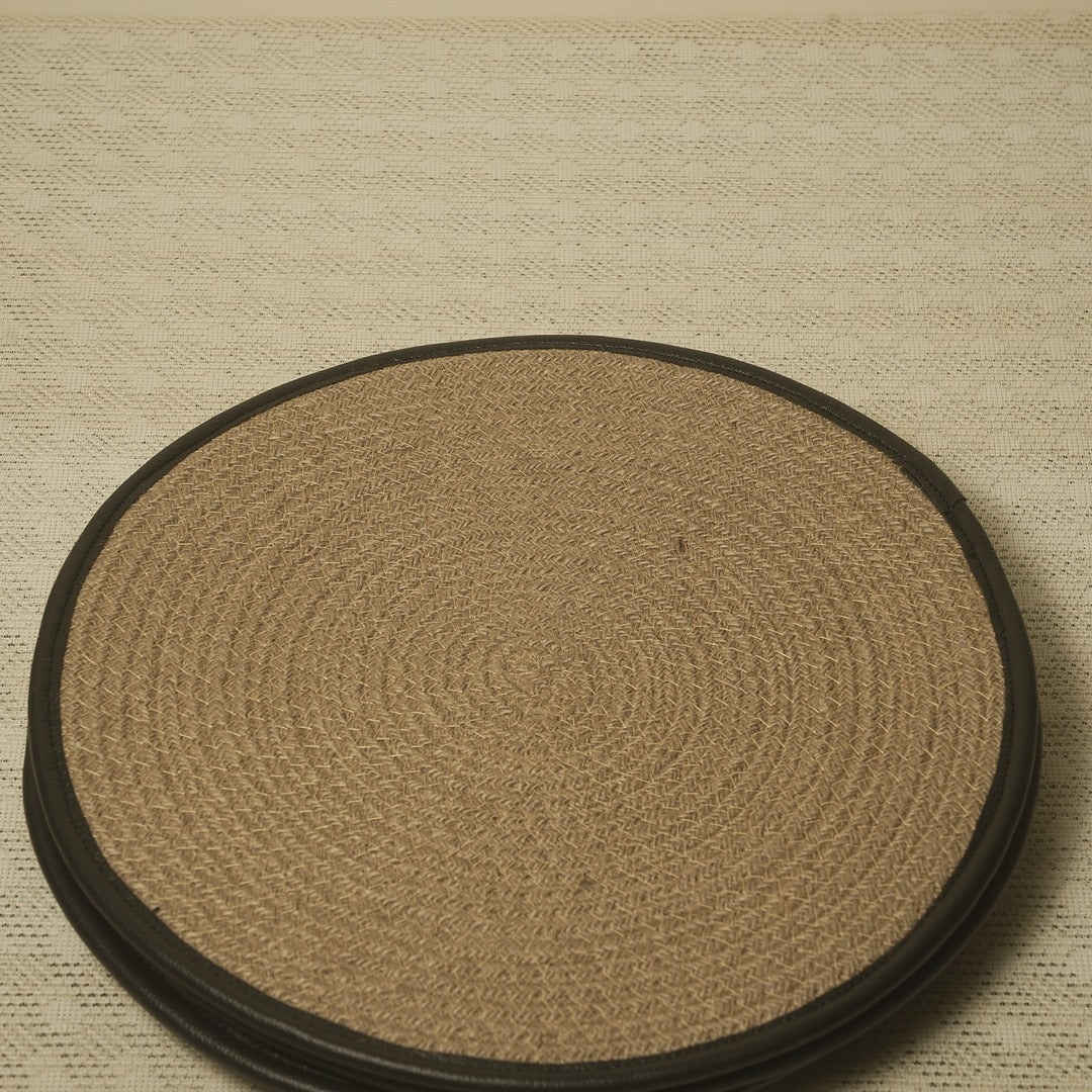 Doriaah Handcrafted Round Jute Placemat with Black Border