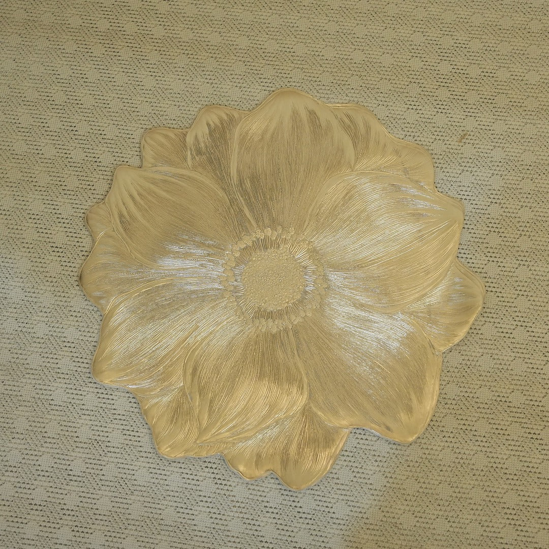 Doriaah Golden Floral Decorative Plate – Elegant Centerpiece