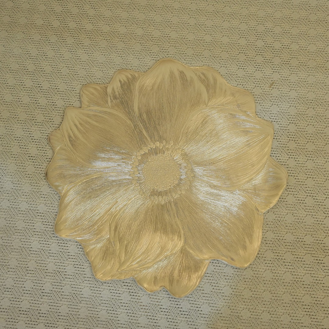 Doriaah Golden Floral Decorative Plate – Elegant Centerpiece