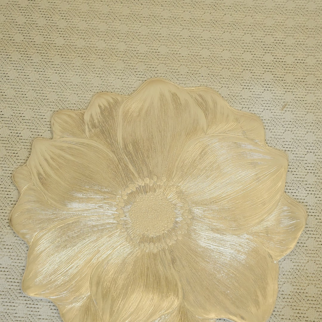 Doriaah Golden Floral Decorative Plate – Elegant Centerpiece