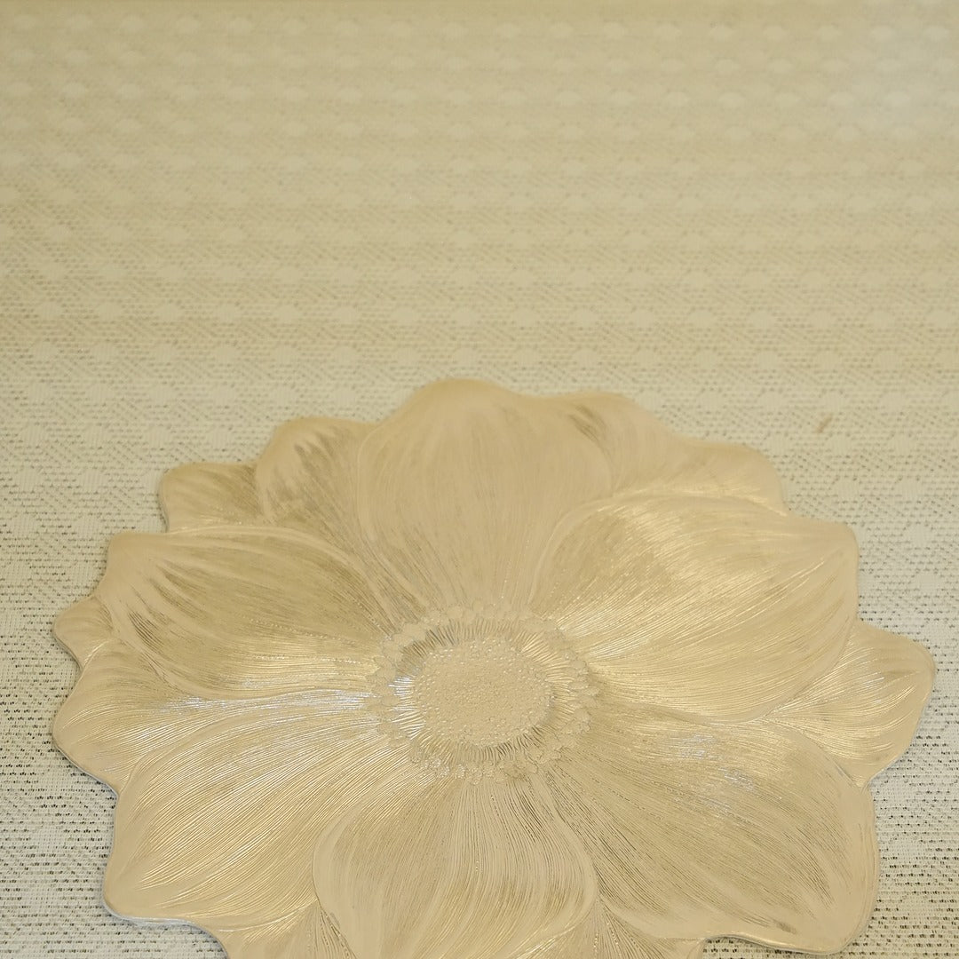 Doriaah Golden Floral Decorative Plate – Elegant Centerpiece